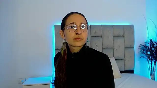 Amaranta_russo18 — USE THE FINGERS IN