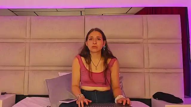 Amaranta_russo18 — show boobs + spit x5min