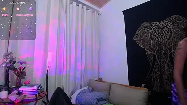 StripChat AmaRiv is Freechat AmaRiv β Take off panties
