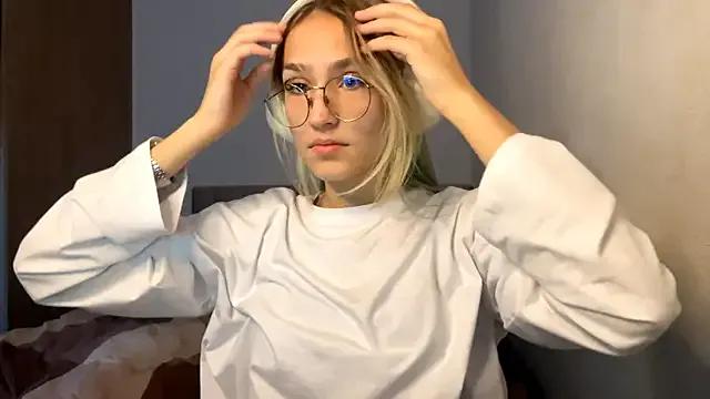 AmeliaCarter — Tease with my top...
