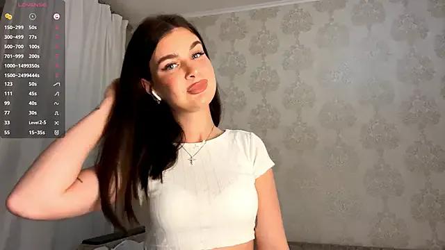 ameliasweetygirl — flash my boobs?)