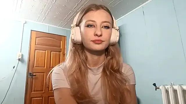 AmeliLia — Blow kisses to everyone