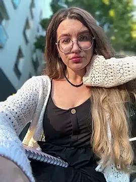 Amia_mur — Topless 5 min