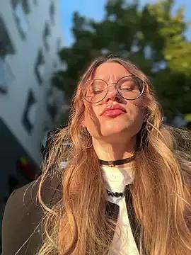 Amia_mur — Topless 5 min