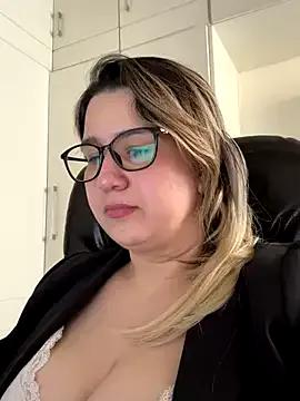 Freechat amooraaamoon on StripChat