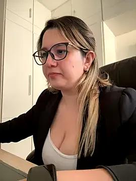 Freechat amooraaamoon on StripChat