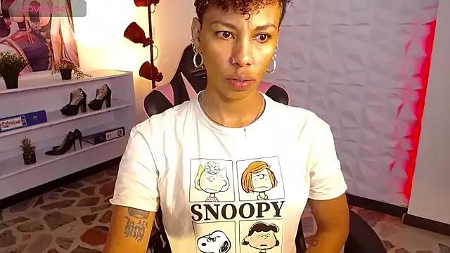 Freechat anahi_macys on StripChat