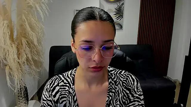Freechat angeline_davies on StripChat