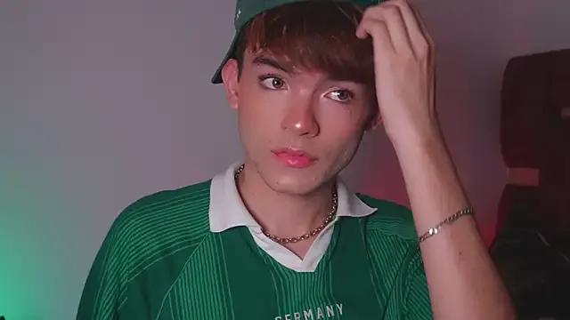 Freechat Angelo_018 on StripChat
