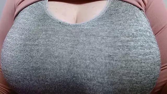 Freechat AnnyelinnaLove on StripChat