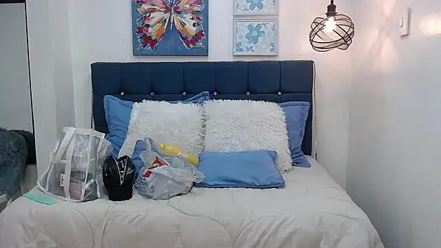 Antonella__b — squirt + dildo