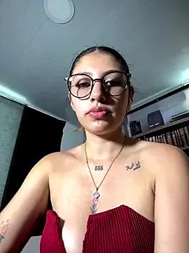 AriaBliss- — Freechat on StripChat