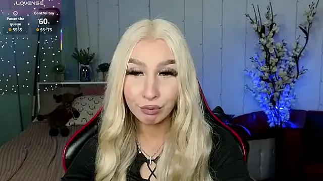 ArielaBlonde — show oil naked