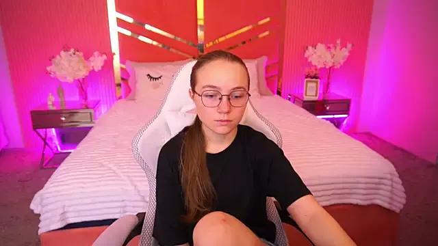 Freechat ArrinaWairr on StripChat