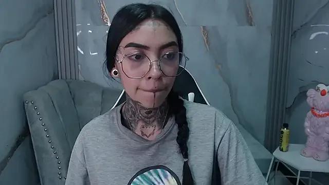 Ashley_Blum_v — show tits