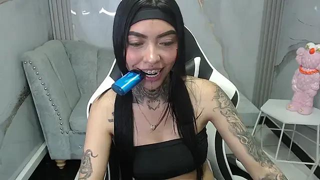 Ashley_Blum_v — show tits