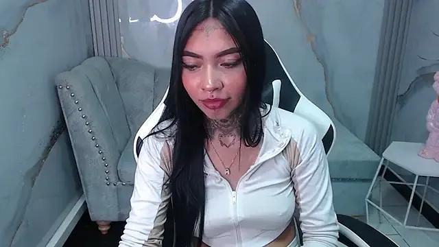 Ashley_Blum_v — show tits
