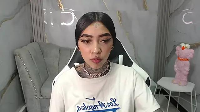 Ashley_Blum_v — show tits 