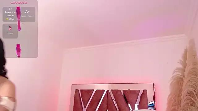 Freechat Aurora_Brownn on StripChat