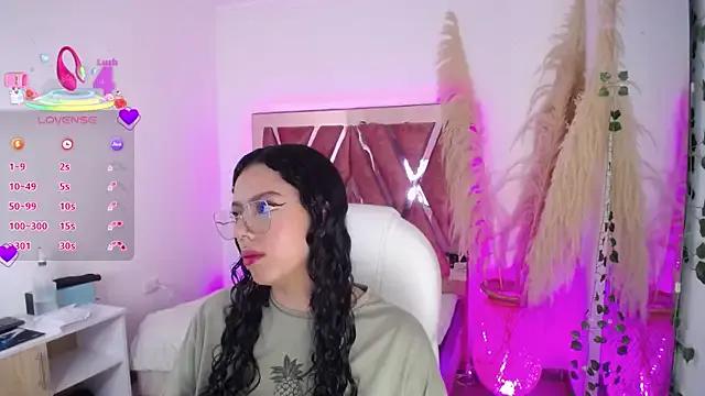 Freechat Aurora_Brownn on StripChat