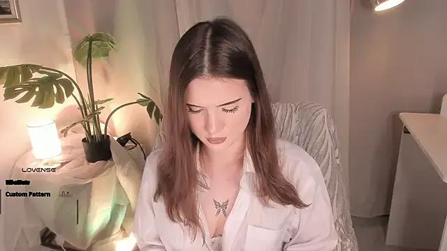 StripChat AustinClowerd is Freechat AustinClowerd — doggy pose while you control me