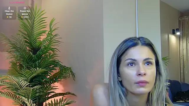 Freechat Avril_Cyrus on StripChat