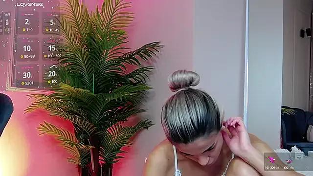 Freechat Avril_Cyrus on StripChat