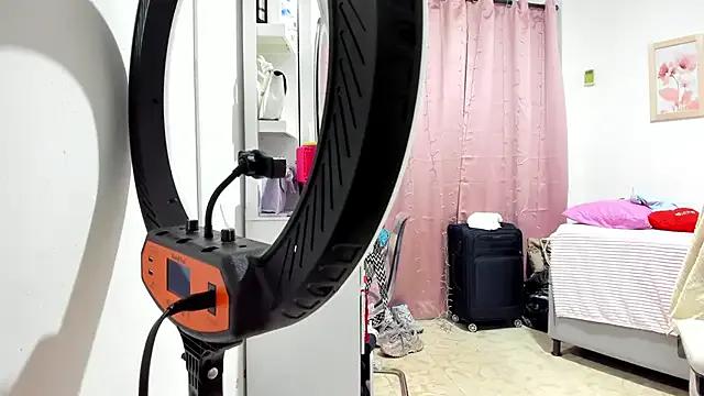 aynarakiss on StripChat 