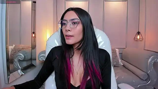 Freechat AzuraKindong on StripChat