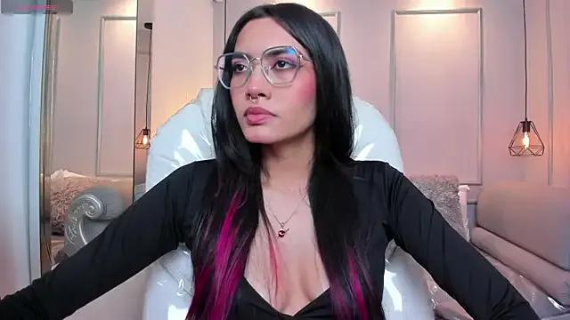 Freechat AzuraKindong on StripChat