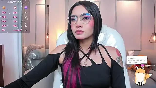 Freechat AzuraKindong on StripChat