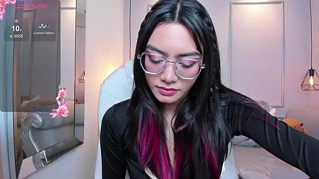 Freechat AzuraKindong on StripChat