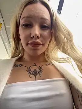babydolll — Massage pussy in panties