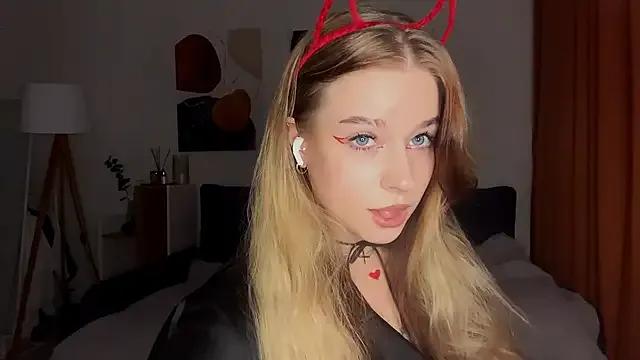 StripChat Babymoney_2007 is Freechat Babymoney_2007 — Tease with my shirt/top