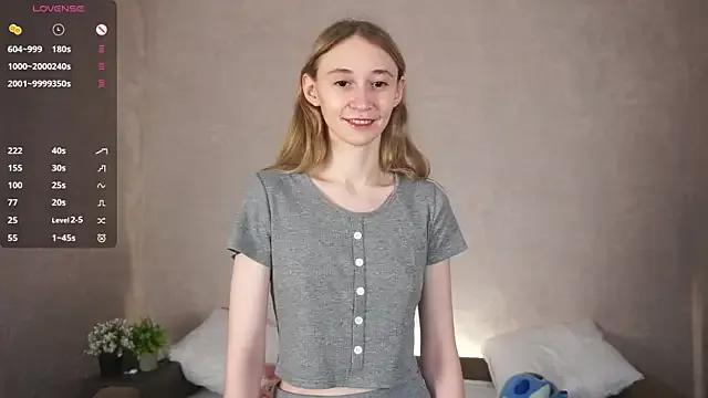 BeatrixHiett — Naked ass + toy