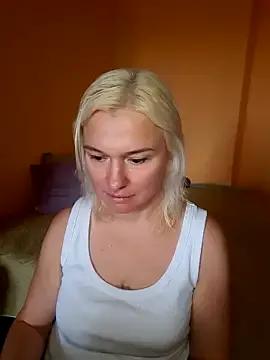 Becky_Sweety — suck fingers