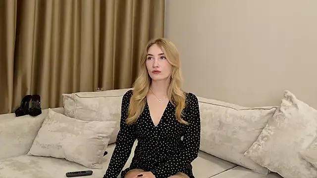 Freechat bella__rose on StripChat