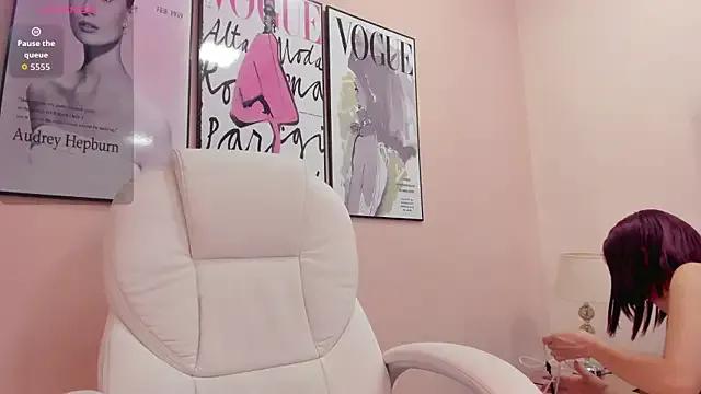 StripChat bella_toskana is Freechat bella_toskana — rebotar  tetas  +  aceite