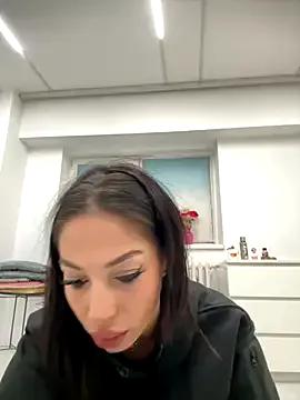Bella_Vixen_ — Showtime!