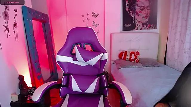 Bellaa_2 — Let's play with my pussy