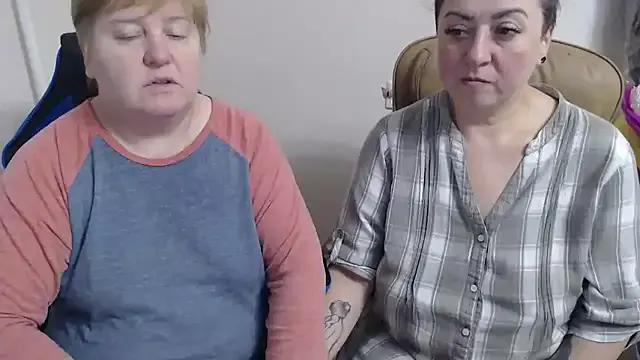 StripChat Bertie_Adeline is Freechat Bertie_Adeline — hot kiss and boobs