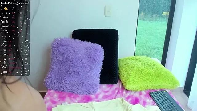 Freechat Bessie32 on StripChat
