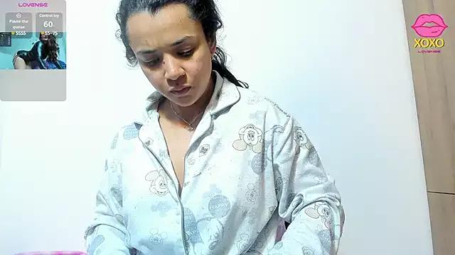 Freechat Bessie32 on StripChat