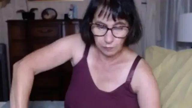 BigbustedBrenda — naked pussy play