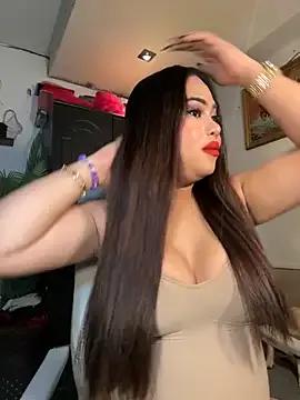Freechat BigDominaMia on StripChat