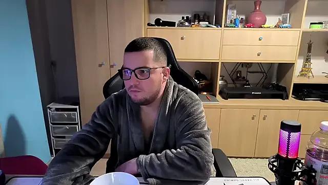 bigpuff_hott — Get naked !