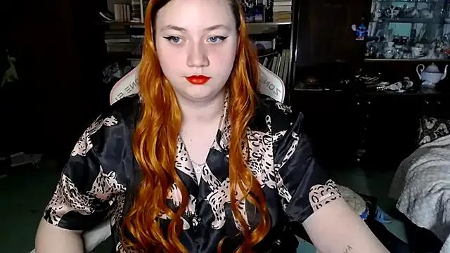 Bitchy_Lily — naked show