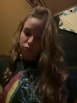 blondefun3818 — Freechat on StripChat