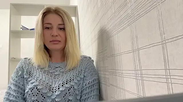 Blondie_xoxoxo — 3 playfull spanks