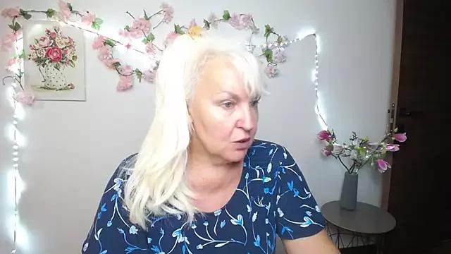 Freechat BlondyLeeBest on StripChat